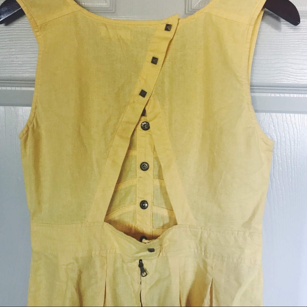 💛 | TULLE Dress Size Medium - Picture 6 of 8